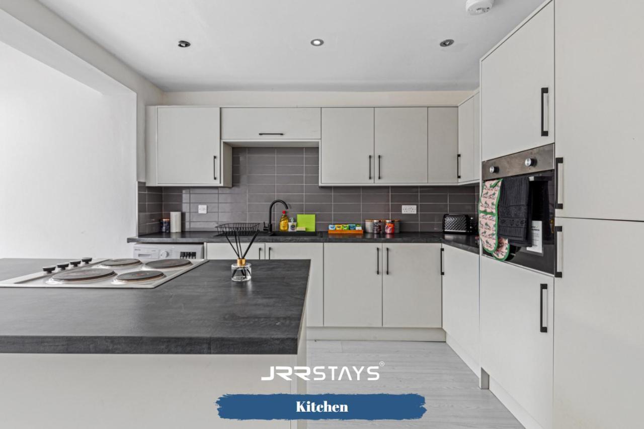 Tipton 3 Bedroom House Garden Sleeps 7 - Jrr Stays Coseley 外观 照片